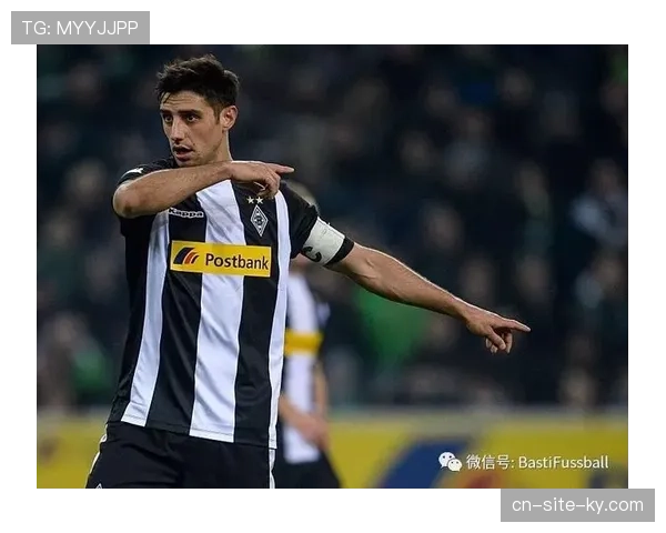 奥诺拉速度优势明显 门兴边锋纵深跑动威胁大